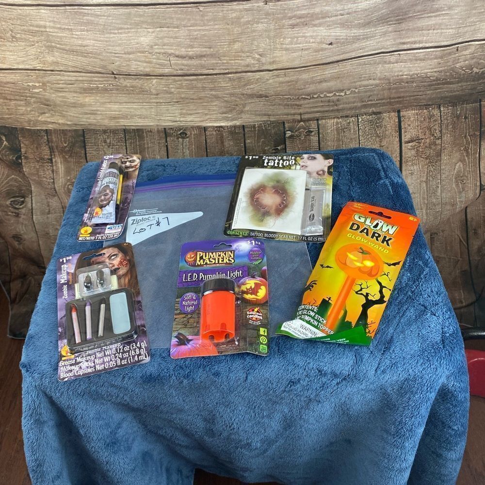 Halloween special lot #7 with various Halloween supplies